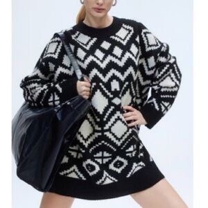 Black and White Geometric Pattern Sweater Dress